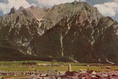 1040-Bayrische-berge-und-Seeen-Mittenwald-mit-Karwendel
