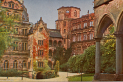 1065-Heidelberg-Im-Hof-des-Schlosses-Friedrichs-und-Otto-Heinrichsbau-mit-achteckigem-Turm